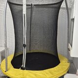 Trambulina cu plasa de protectie
